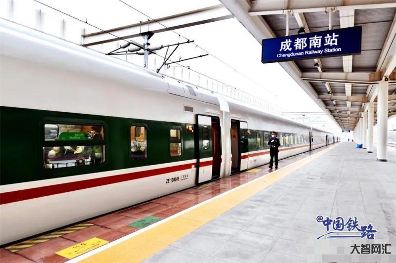 復興號家族新成員首秀-復興號家族長什么樣子的視頻