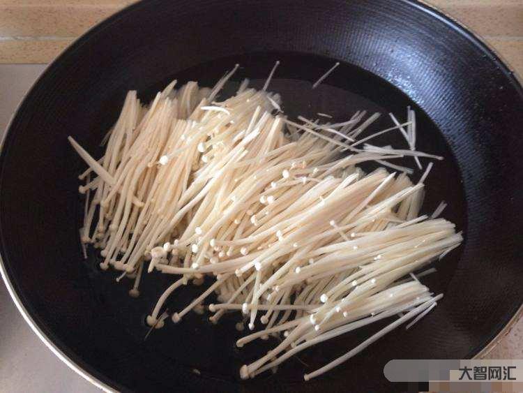 1、怎樣做金針菇好吃?