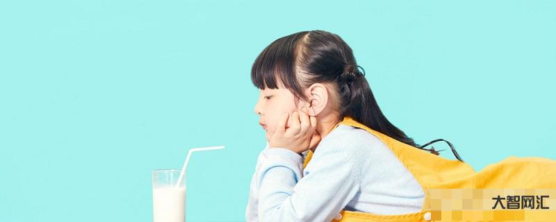 給大家科普下晚上喝牛奶有什么好處？