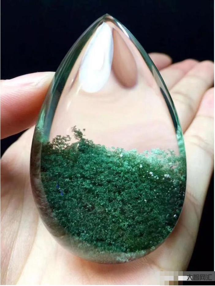 給大家科普下天然水晶石值錢嗎-現(xiàn)在純天然水晶石市場價格值多少錢