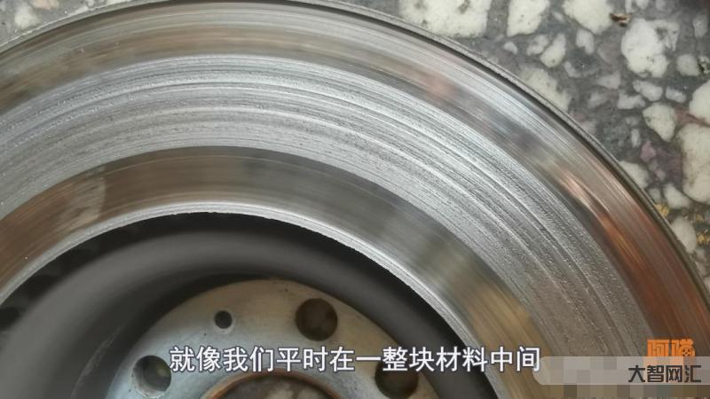 剎車盤多久換一次合適-剎車盤磨損到什么程度要換圖解
