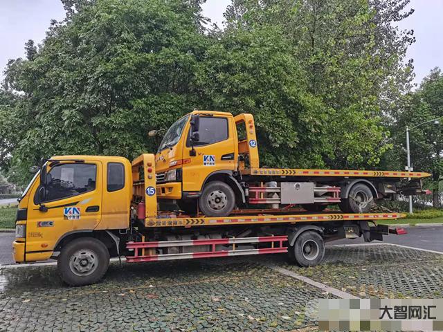 高速公路救援拖車-汽車在高速公路上拋錨,可以自己找車拖拽嗎?拖車的費用 高速公路救援拖車-汽車在高速公路上拋錨,可以自己找車拖拽嗎?拖車的費用