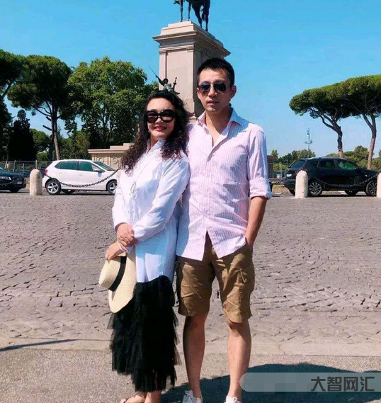 汪小菲張蘭同框麻六記-麻六記被造謠倒閉,張穎穎單方面官宣分手,汪小菲又 汪小菲張蘭同框麻六記-麻六記被造謠倒閉,張穎穎單方面官宣分手,汪小菲又