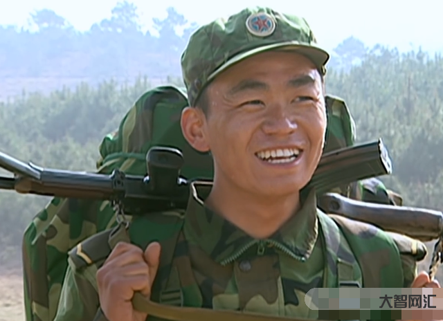 電視劇《士兵突擊》的一次演習(xí)中,許三多因?yàn)榇Я藘蓚€(gè)雞蛋,而被紅外發(fā)現(xiàn)熱 電視劇《士兵突擊》的一次演習(xí)中,許三多因?yàn)榇Я藘蓚€(gè)雞蛋,而被紅外發(fā)現(xiàn)熱
