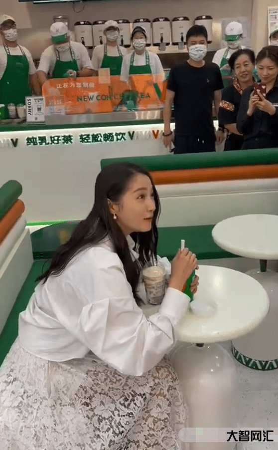 關曉彤奶茶店拍的視頻-“天然呆”奶茶店因特許經營被訴，回應:關曉彤未參