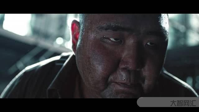 他箍住毒販,滾下10米高坡!-男子勇擒毒販,不懼生死 他箍住毒販,滾下10米高坡!-男子勇擒毒販,不懼生死