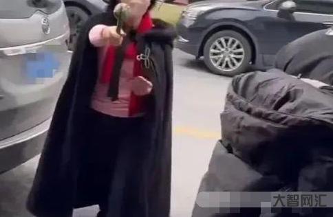 網(wǎng)購迪士尼套餐最終民警護送入園-網(wǎng)購迪士尼套餐最終民警護送入園,女子稱遭網(wǎng)店欺詐威脅 網(wǎng)購迪士尼套餐最終民警護送入園-網(wǎng)購迪士尼套餐最終民警護送入園,女子稱遭網(wǎng)店欺詐威脅